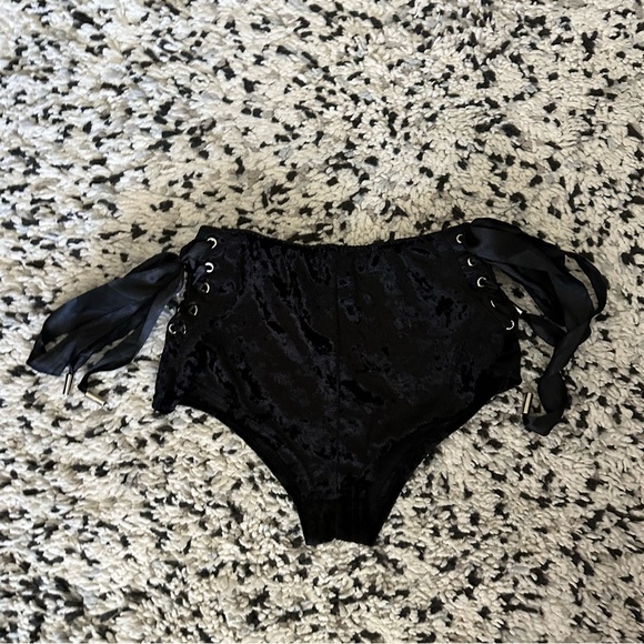 Rave bottom - Picture 1 of 2